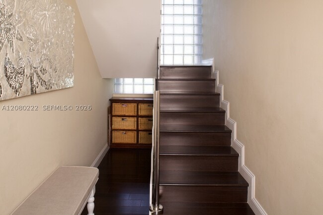 Building Photo - 5631 SW 58th Ct
