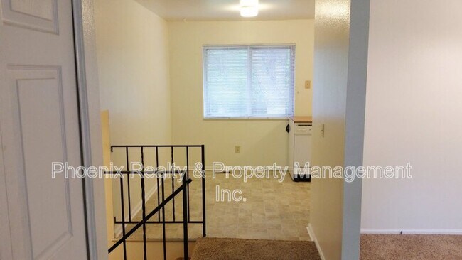 Building Photo - 2332 McKinley Ave