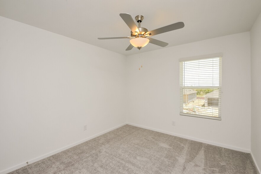 Building Photo - 2749 Mistwood Dr