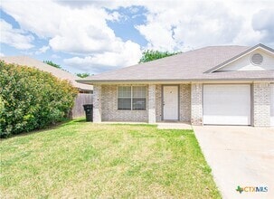 Building Photo - 3402 Toledo Dr