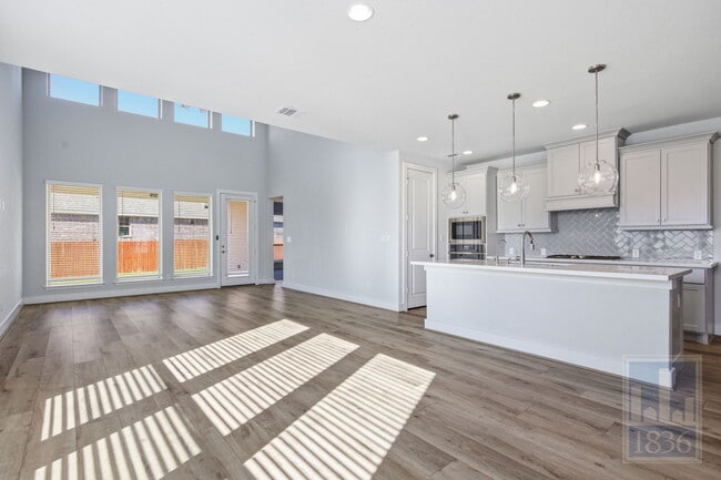 Building Photo - 216 Monrovia Wy