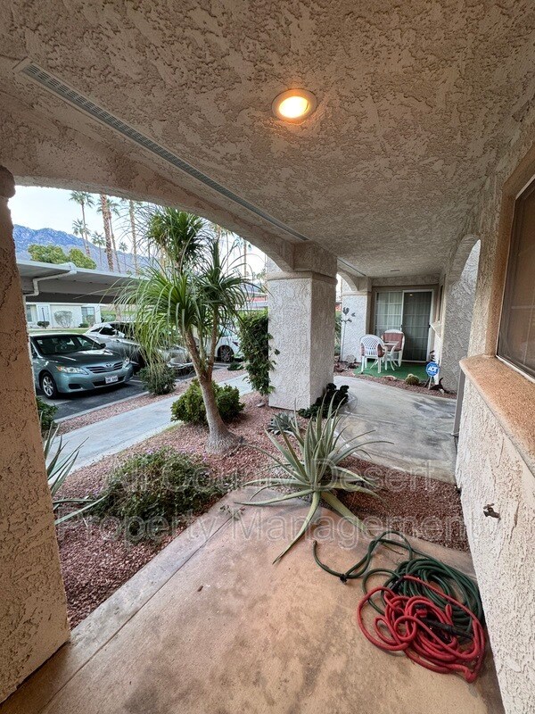 Building Photo - 2701 E Mesquite Ave