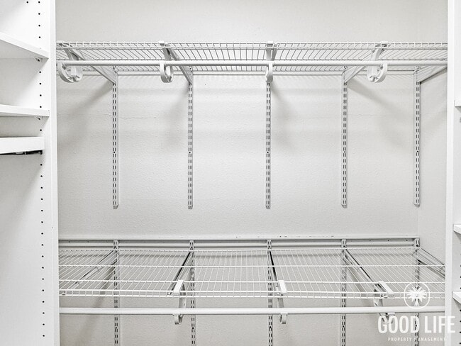 Building Photo - Stylish 2BR in Gated Community | Pool, Jacuzzi & Balcony