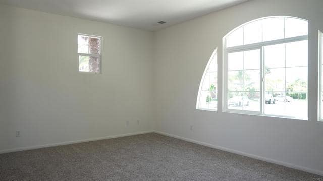 Building Photo - 1050 White Alder Ave