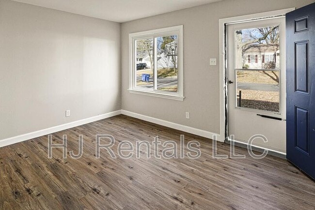 Building Photo - 1175 St Matthew Dr