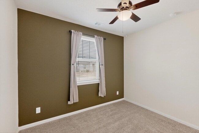 Building Photo - 2927 Brittlebush Dr