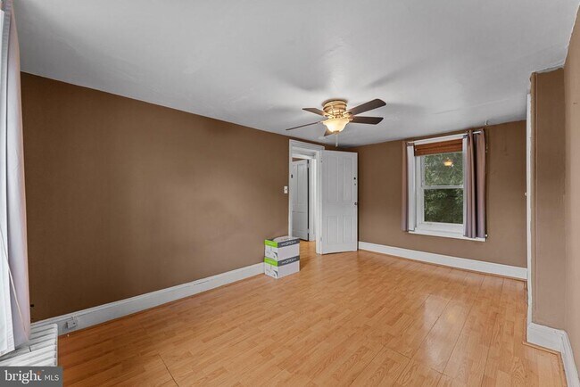 Building Photo - 158 W Butler Ave