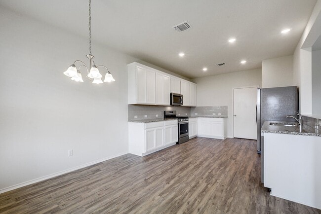 Building Photo - 121 Nettletree Dr