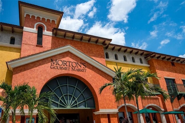 Building Photo - 1887 Hyde Park St