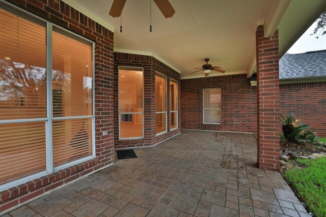 Building Photo - 17222 Leeside Dr