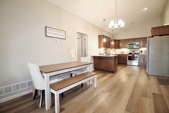 Building Photo - 4021 Scenic Crossing