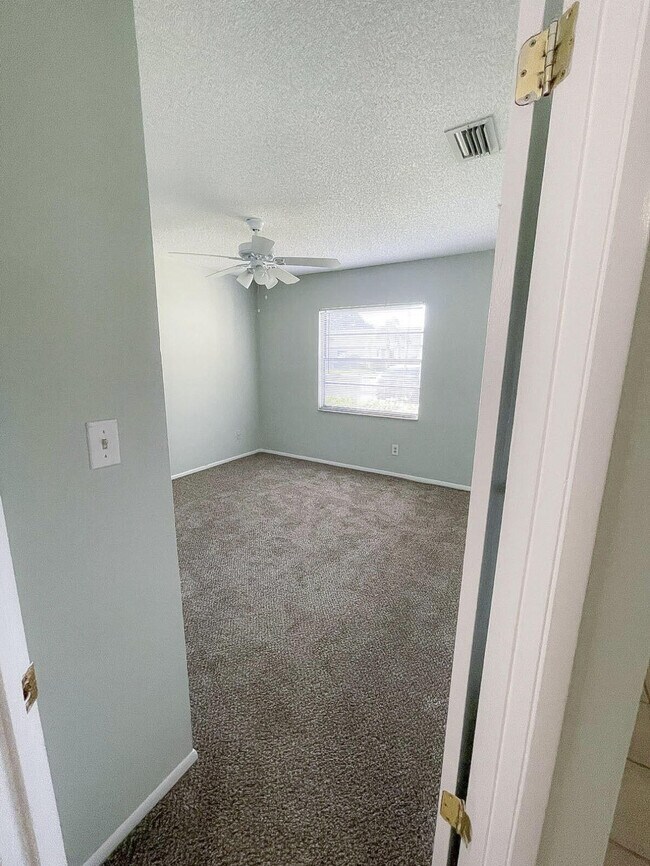 Building Photo - 6010 Indrio Rd