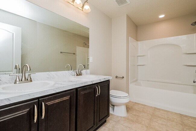 Building Photo - 11520 Southern Creek Dr