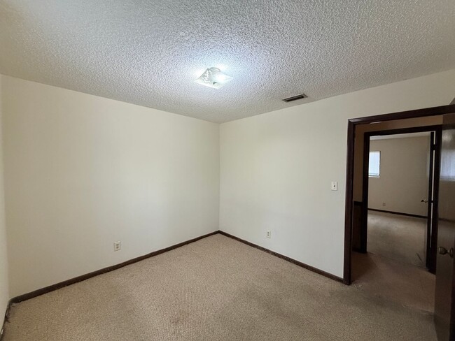 Building Photo - 3 Bedroom 2 Bath home in Valdosta