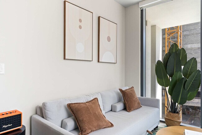 Building Photo - 11 NE 6th St