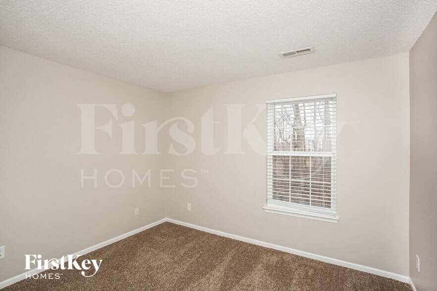 Building Photo - 15563 Dusty Trail