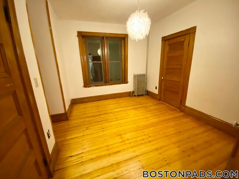 Building Photo - 174 St Alphonsus St