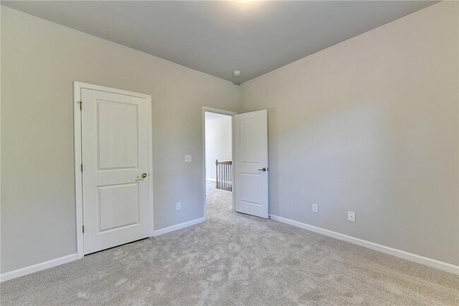 Building Photo - 3860 Grandview Manor Dr