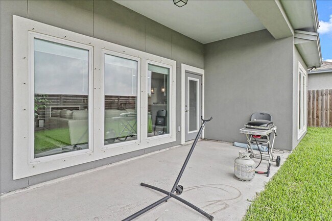 Building Photo - 7958 Snake River Dr