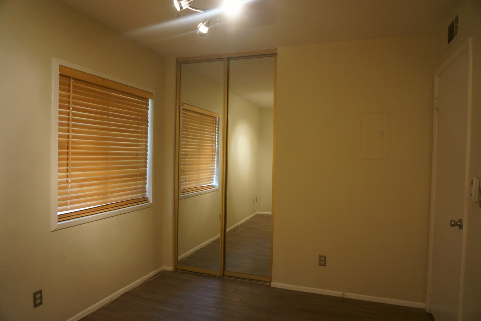 Bedroom 2 - 3304 S Parkside Dr