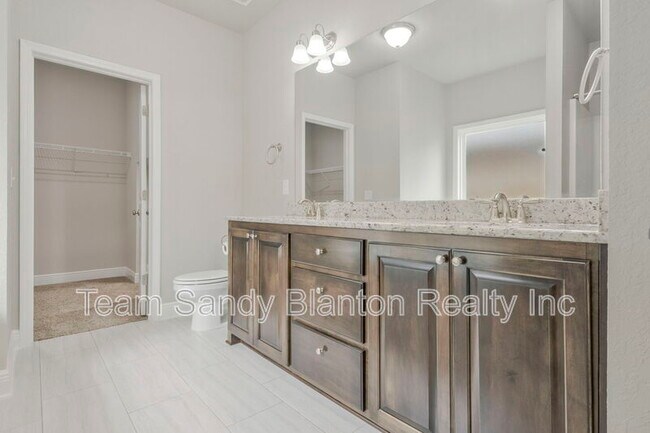 Building Photo - 5402 Parkside Dr