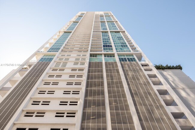 Primary Photo - 1040 Biscayne Blvd