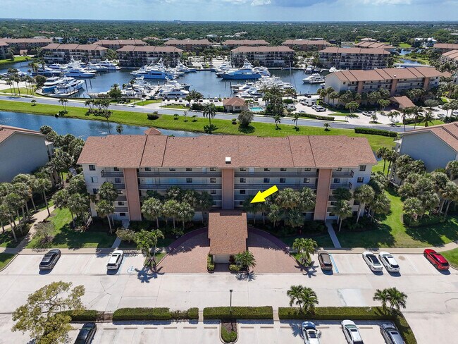 Building Photo - 601 Seafarer Cir