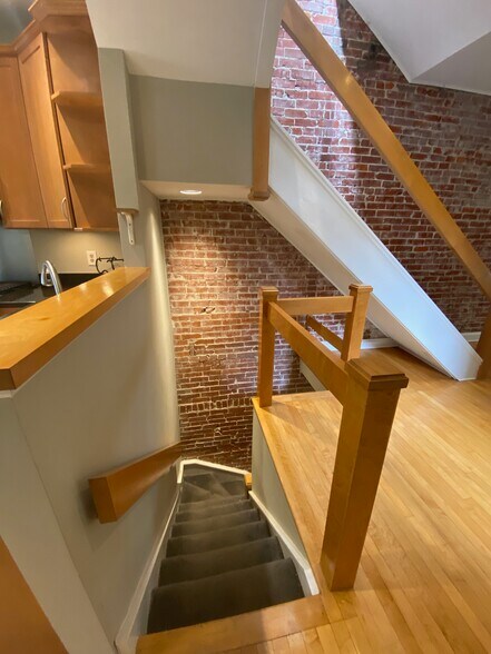Hall 3 - 411 I St NE