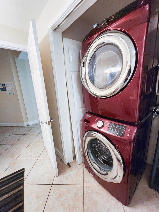 Building Photo - 16819 Front Beach Rd