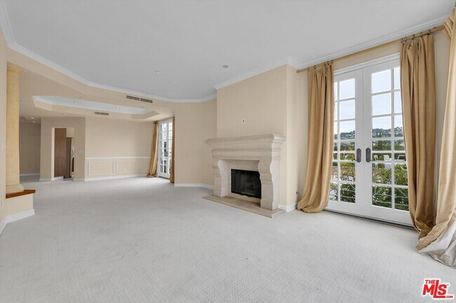 Building Photo - 128 N Swall Dr