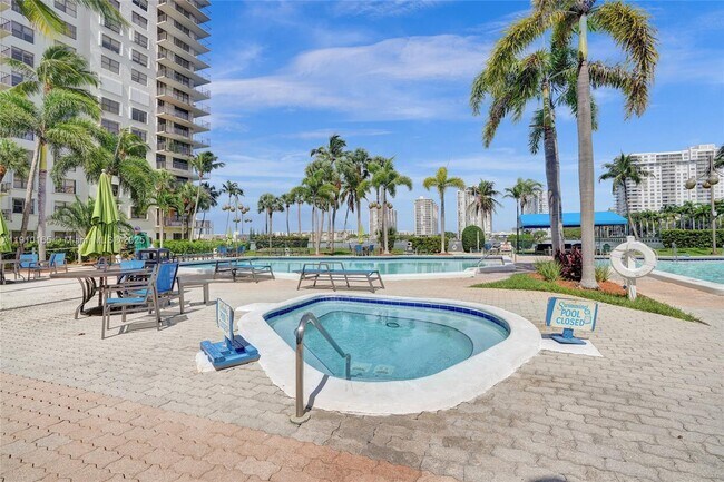 Building Photo - 18151 NE 31st Ct