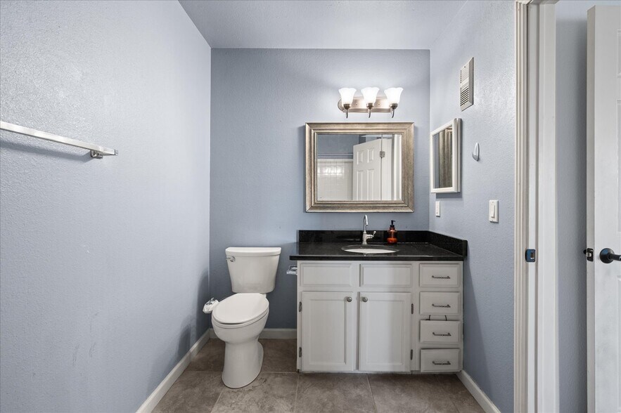 Building Photo - 3461 S Ammons St