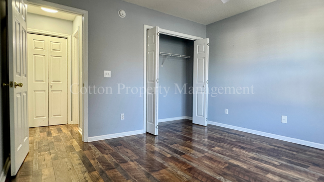 Building Photo - 4619 McClelland Dr