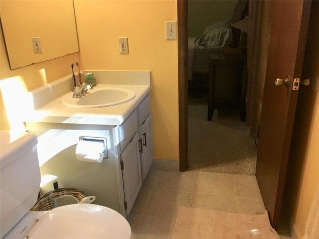 Building Photo - 1356 Bridgeson Ct