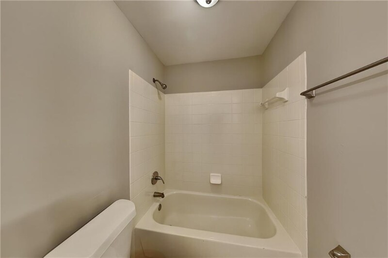 Building Photo - 3930 Summit Gate Dr