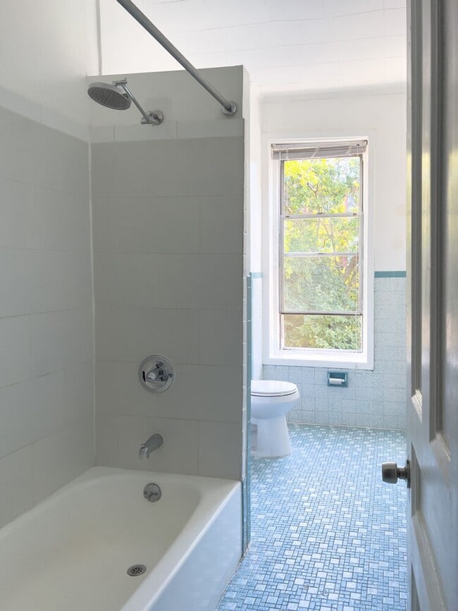 Building Photo - 578 Macon St