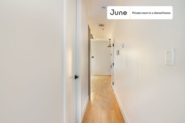 Building Photo - Room in Shared 3 bed/1 bath home