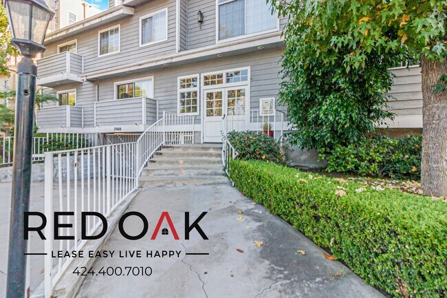 Building Photo - 13444 Moorpark St