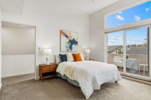 Building Photo - Stand-Alone Modern Home with Elliott Bay Views