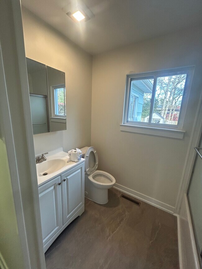 Building Photo - 820 Jane Dr