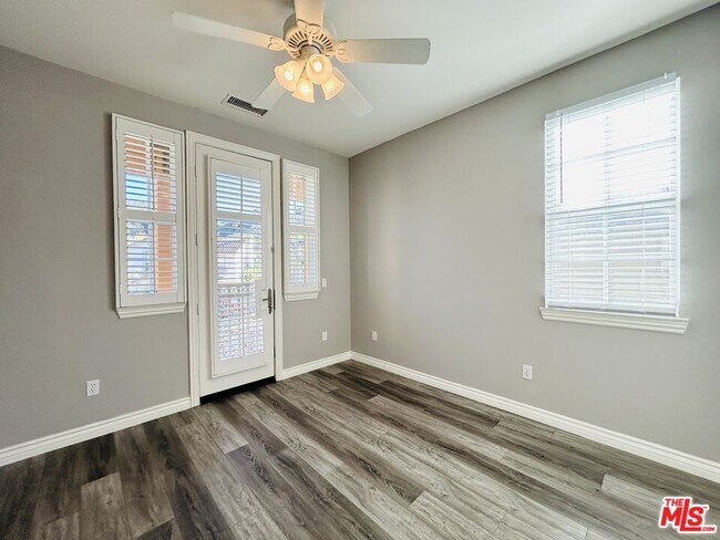 Building Photo - 4701 Luna Ct