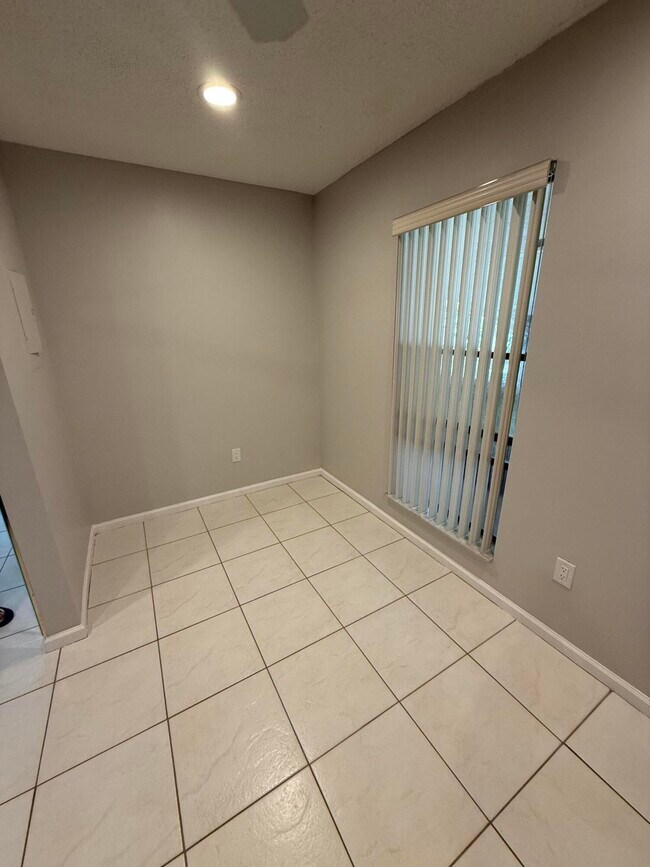 Building Photo - 9292 Sable Ridge Cir