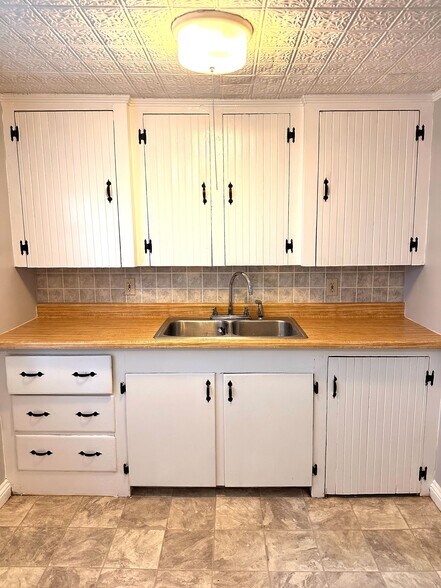 Building Photo - 103 Thomas Hill Rd