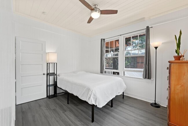 Building Photo - 84-973 Hana St