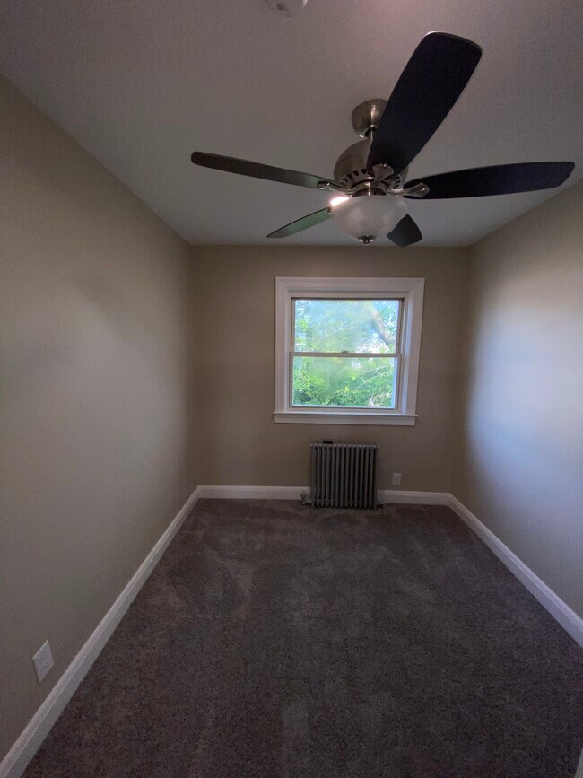 Building Photo - 41 N Kossuth St