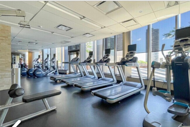 Building Photo - 420 E Waterside Dr