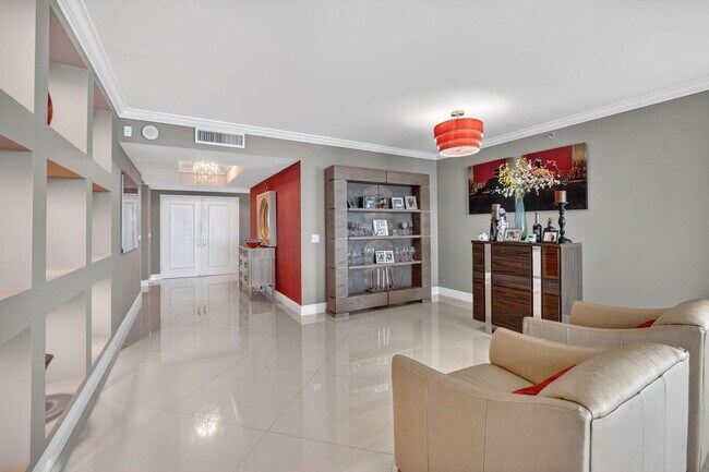 Building Photo - 101 S Fort Lauderdale Beach Blvd