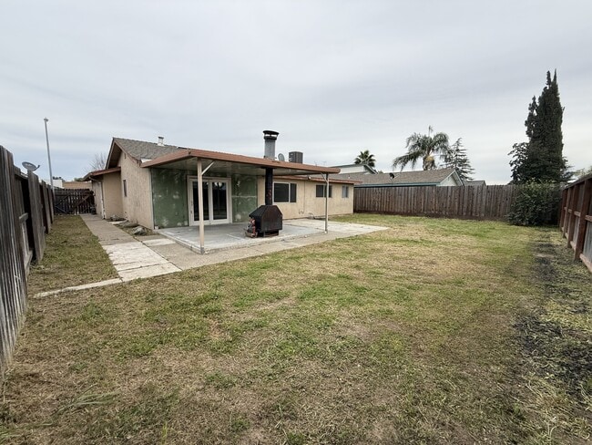 Building Photo - 683 Alpine Ave