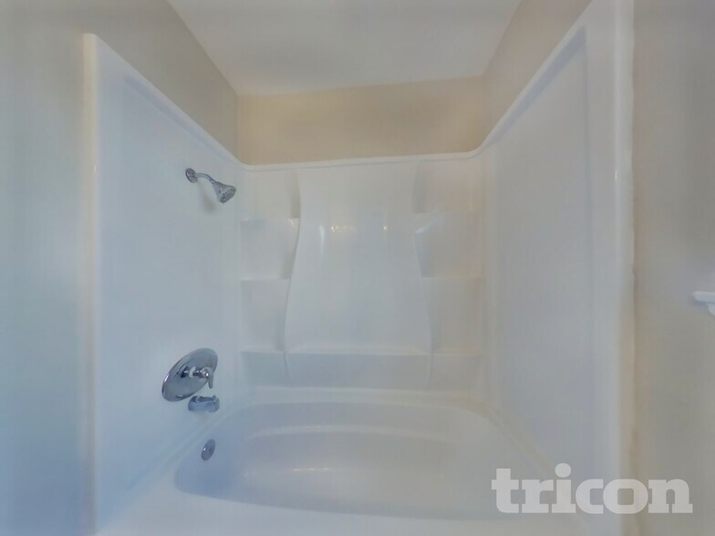 Building Photo - 14948 Cliffrose Ct