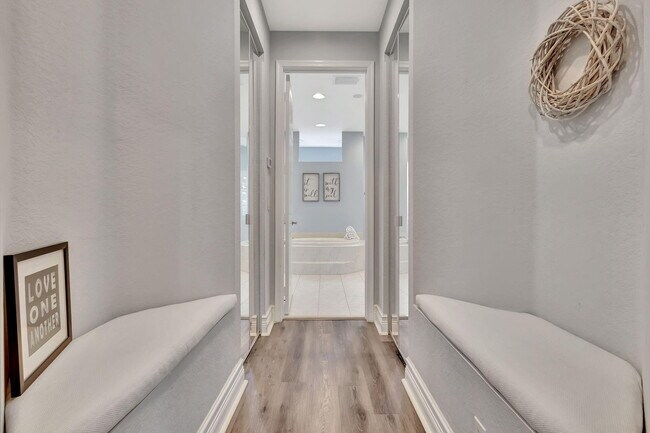 Building Photo - 11132 Manderly Ln